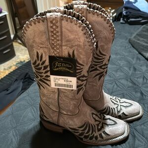 Women’s cowboy boots